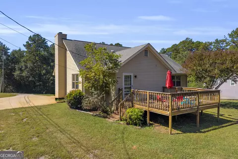 Exterior - 64 White Valley Dr, Toccoa, GA 30577 photo 4 of 8