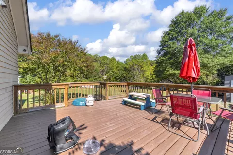 Exterior - 64 White Valley Dr, Toccoa, GA 30577 photo 6 of 8