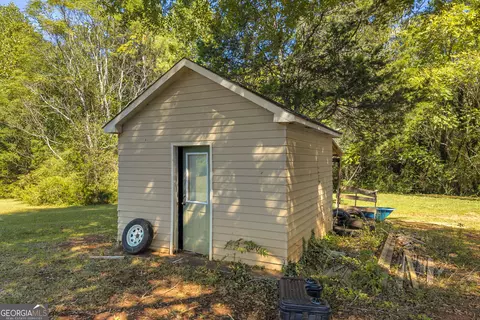Exterior - 64 White Valley Dr, Toccoa, GA 30577 photo 5 of 8