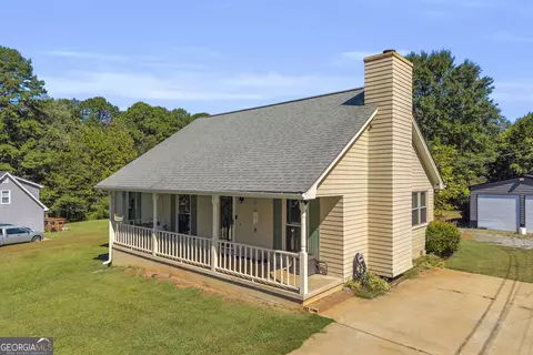 Exterior - 64 White Valley Dr, Toccoa, GA 30577 photo 2 of 8