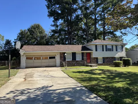 2760 Pattie Ct, Ellenwood, GA 30294