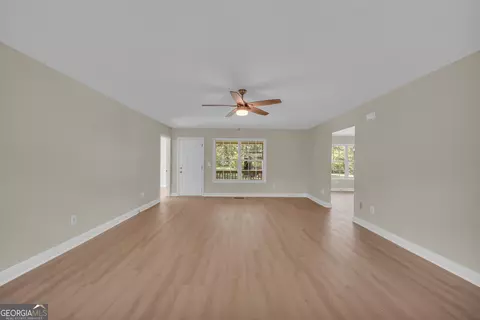 Living - 1836 Mize Rd, Toccoa, GA 30577 photo 3 of 7