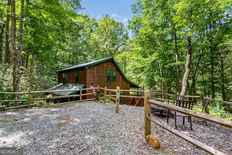 453 Flat Creek Xing, Blue Ridge, GA 30513