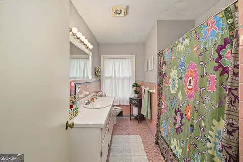 Bath - 1120 Maple Dr, Griffin, GA 30224 photo 2 of 2