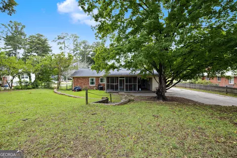 Exterior - 1120 Maple Dr, Griffin, GA 30224 photo 4 of 8