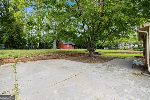 Exterior - 1120 Maple Dr, Griffin, GA 30224 photo 7 of 8