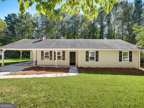 3072 Palomino Dr, Powder Springs, GA 30127