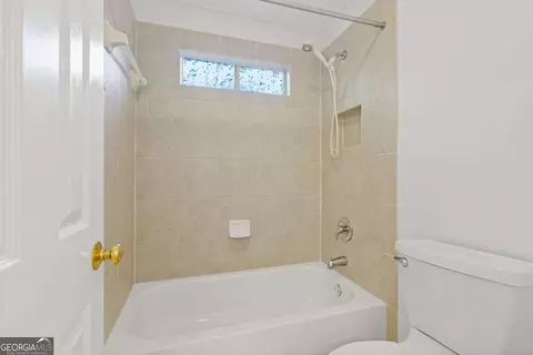 Bath - 210 Rivergate Dr, Suwanee, GA 30024 photo 9 of 9
