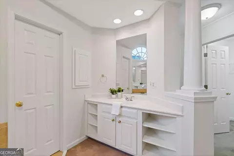 Bath - 210 Rivergate Dr, Suwanee, GA 30024 photo 6 of 9
