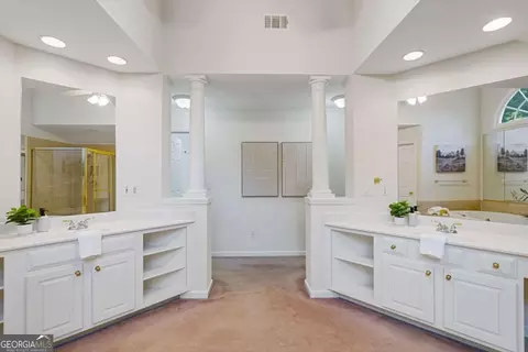 Bath - 210 Rivergate Dr, Suwanee, GA 30024 photo 3 of 9