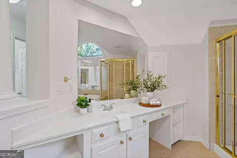 Bath - 210 Rivergate Dr, Suwanee, GA 30024 photo 5 of 9