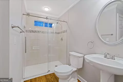 Bath - 210 Rivergate Dr, Suwanee, GA 30024 photo 1 of 9