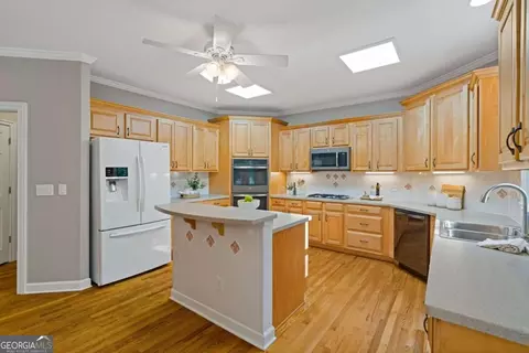Kitchen - 210 Rivergate Dr, Suwanee, GA 30024 photo 1 of 3