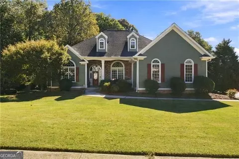 2195 Misty Oaks Dr, Buford, GA 30519