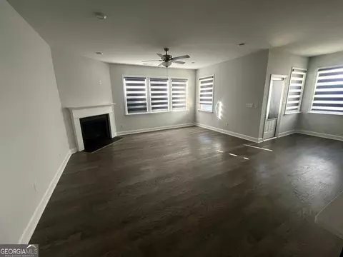 Living - 811 Pineberry Ct, Grayson, GA 30017 photo 4 of 7