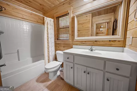 Bath - 85 Post Oak Ln, Jasper, GA 30143 photo 2 of 4