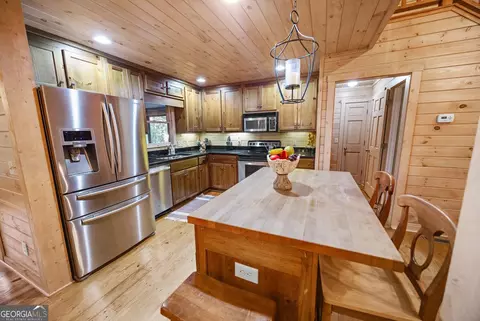 Kitchen - 85 Post Oak Ln, Jasper, GA 30143 photo 3 of 4