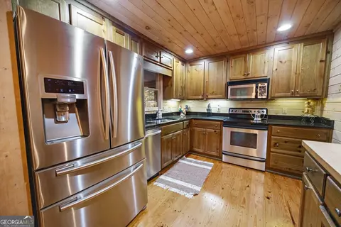 Kitchen - 85 Post Oak Ln, Jasper, GA 30143 photo 2 of 4