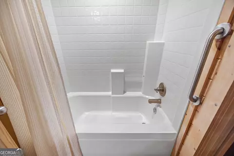 Bath - 85 Post Oak Ln, Jasper, GA 30143 photo 4 of 4