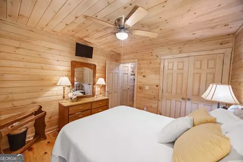 Bedroom - 85 Post Oak Ln, Jasper, GA 30143 photo 2 of 5