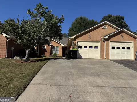 7177 Woodridge Ln, Union City, GA 30291