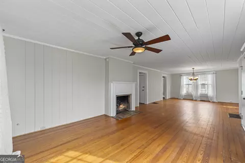 Living - 124 Boulevard, Toccoa, GA 30577 photo 2 of 7