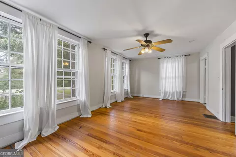 Living - 124 Boulevard, Toccoa, GA 30577 photo 7 of 7