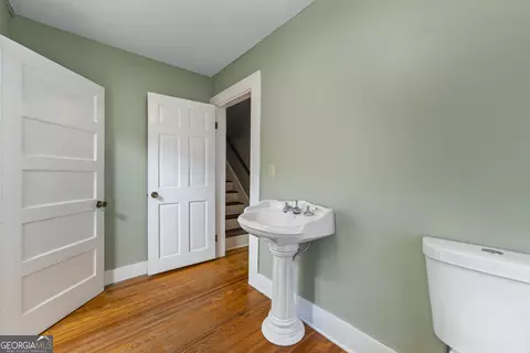 Bath - 124 Boulevard, Toccoa, GA 30577 photo 2 of 7