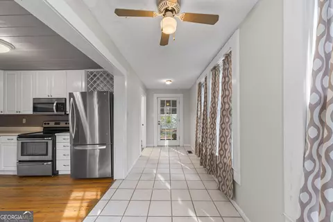 Entry Way - 124 Boulevard, Toccoa, GA 30577 photo 3 of 11