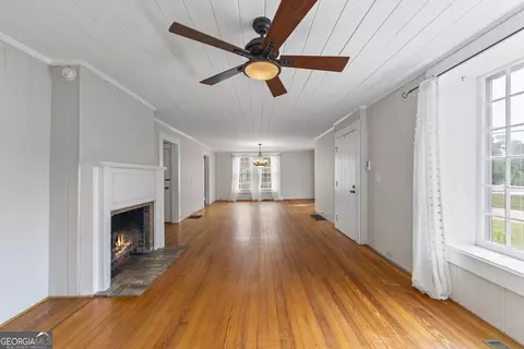Living - 124 Boulevard, Toccoa, GA 30577 photo 3 of 7