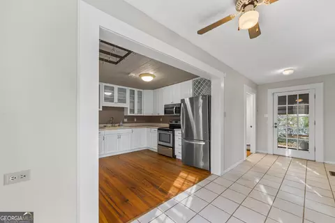 Entry Way - 124 Boulevard, Toccoa, GA 30577 photo 4 of 11