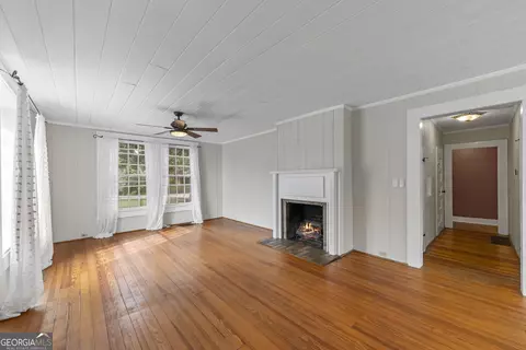 Living - 124 Boulevard, Toccoa, GA 30577 photo 1 of 7