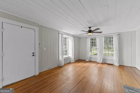 Living - 124 Boulevard, Toccoa, GA 30577 photo 5 of 7