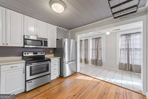 Kitchen - 124 Boulevard, Toccoa, GA 30577 photo 3 of 3