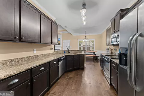 Kitchen - 637 Natures Walk, Gray, GA 31032 photo 2 of 3