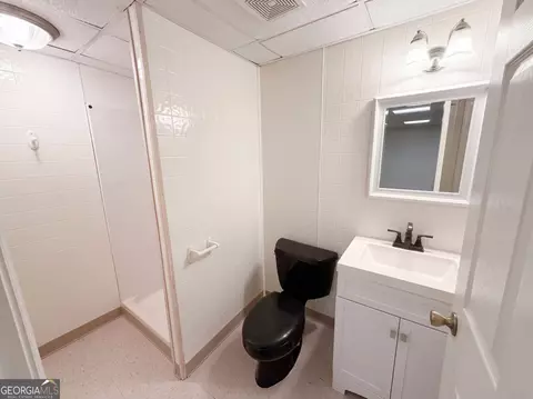 Bath - 3851 Bream Ct, Buford, GA 30519 photo 6 of 6