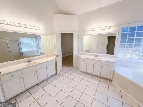 Bath - 3851 Bream Ct, Buford, GA 30519 photo 3 of 6