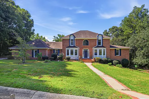 1102 Timber Glen Ct SW, Lilburn, GA 30047