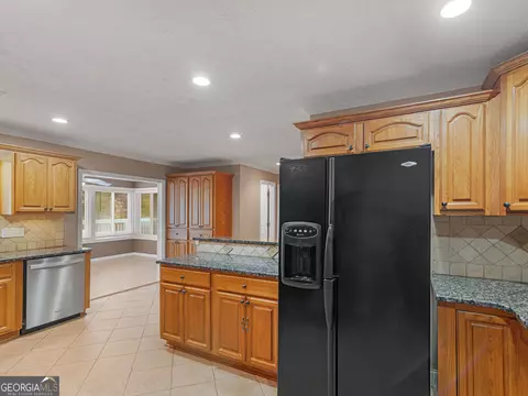 Kitchen - 720 Kirkland Rd, Covington, GA 30016 photo 4 of 8
