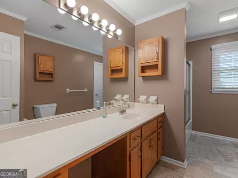 Bath - 720 Kirkland Rd, Covington, GA 30016 photo 2 of 5