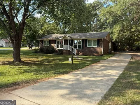 101 Cherry Pt SE, Eatonton, GA 31024