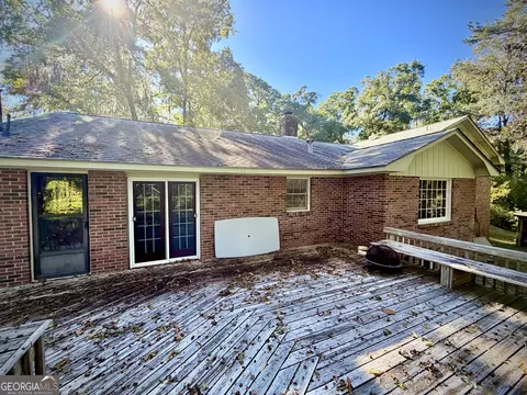 Exterior - 511 Brookdale Dr, Dublin, GA 31021 photo 6 of 8