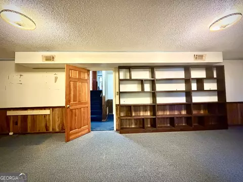 Living - 511 Brookdale Dr, Dublin, GA 31021 photo 8 of 10