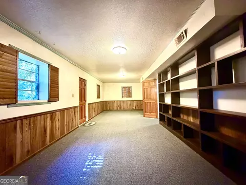 Living - 511 Brookdale Dr, Dublin, GA 31021 photo 10 of 10