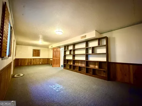 Living - 511 Brookdale Dr, Dublin, GA 31021 photo 9 of 10