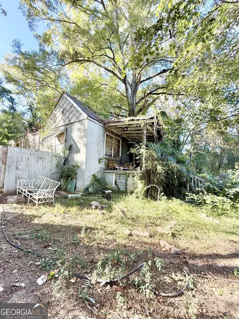 5596 Lakeside Dr, Union City, GA 30291