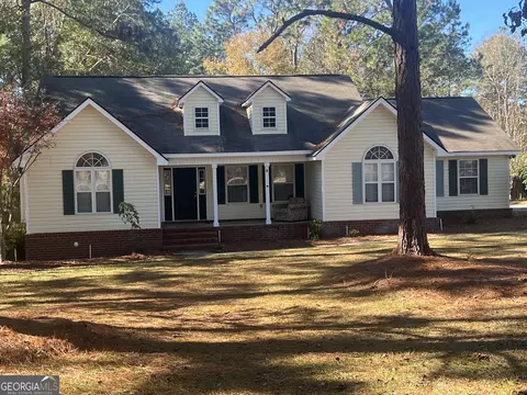 1505 Country Walk Dr, Statesboro, GA 30458