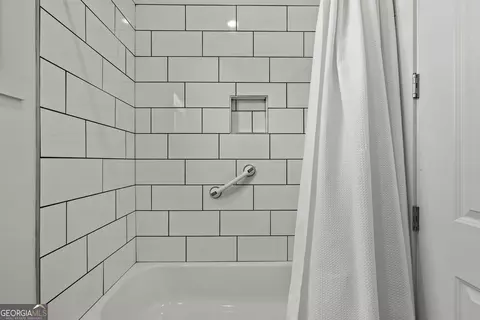 Bath - 160 Brayden Dr, Tyrone, GA 30290 photo 11 of 12