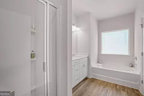 Bath - 10 Kane Dr, Jasper, GA 30143 photo 1 of 2