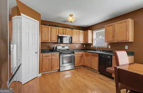 Kitchen - 11608 Sarah Loop, Hampton, GA 30228 photo 1 of 2